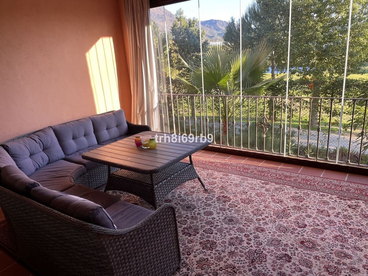 3 soveværelse Semi-Rækkehus til salg i Estepona med swimmingpool - € 550.000 (Ref: 9974188)