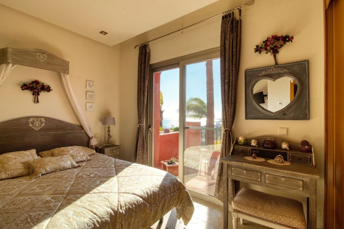 4 quarto Casa em Banda para venda em Manilva com piscina - 539 000 € (Ref: 9974190)