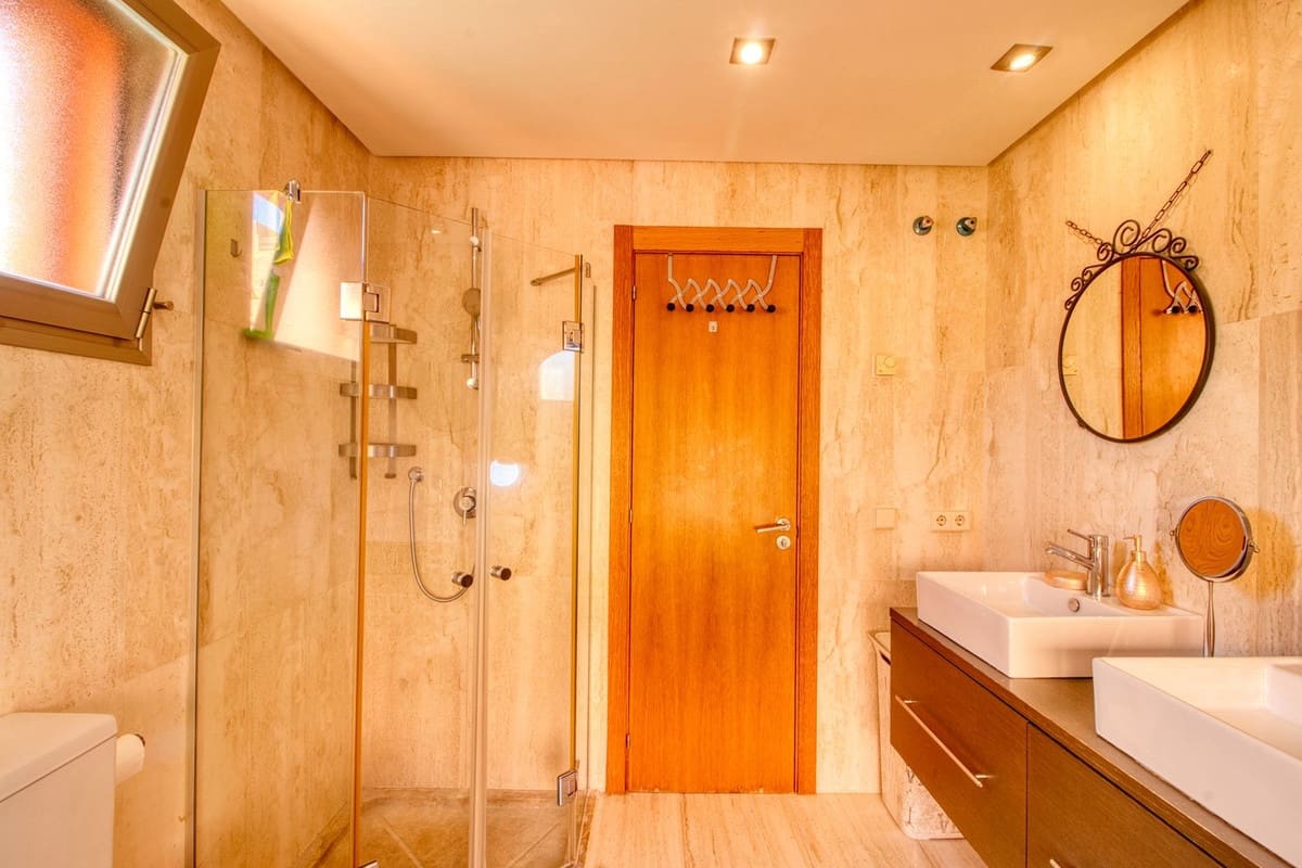 4 quarto Casa em Banda para venda em Manilva com piscina - 539 000 € (Ref: 9974190)