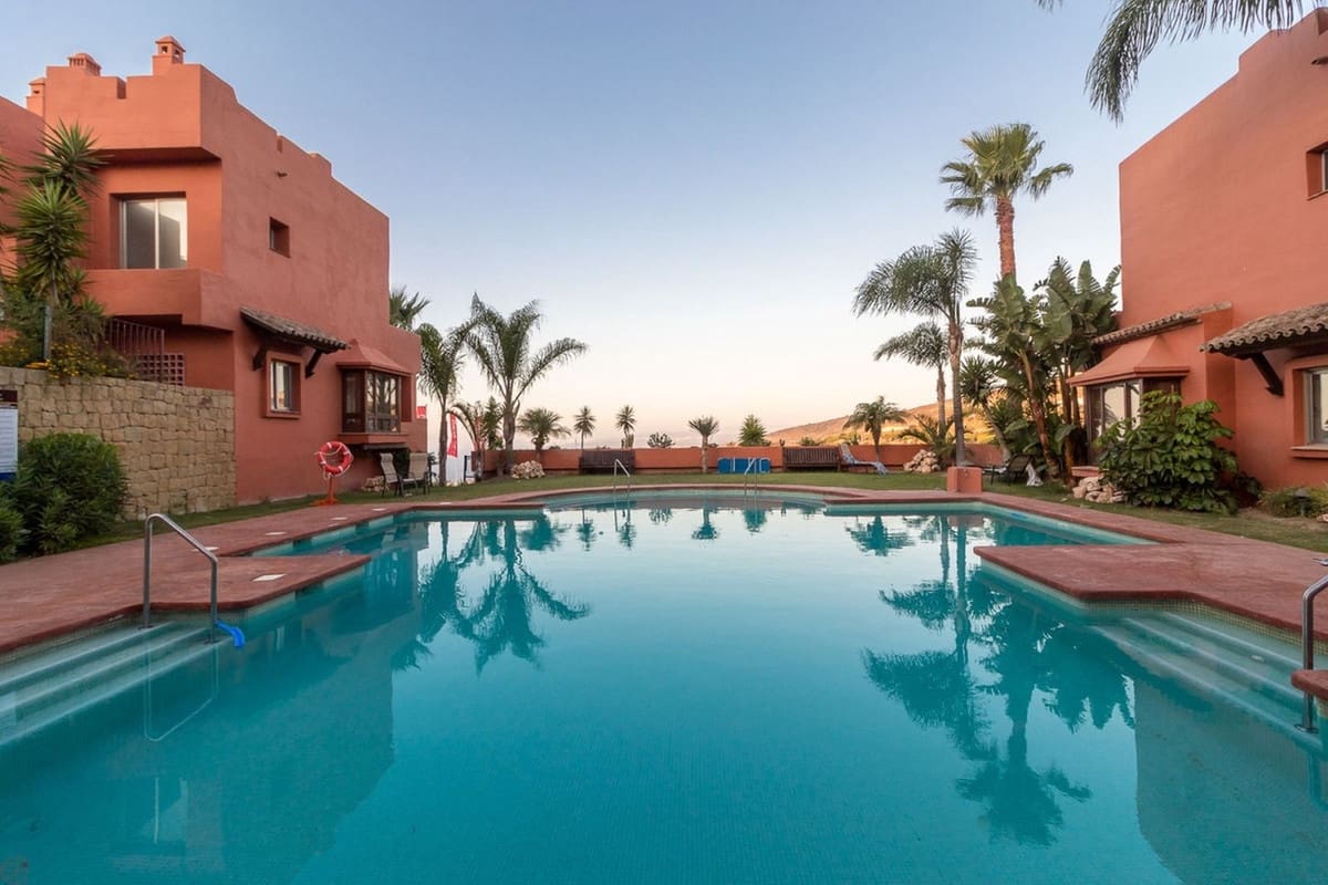 4 quarto Casa em Banda para venda em Manilva com piscina - 539 000 € (Ref: 9974190)