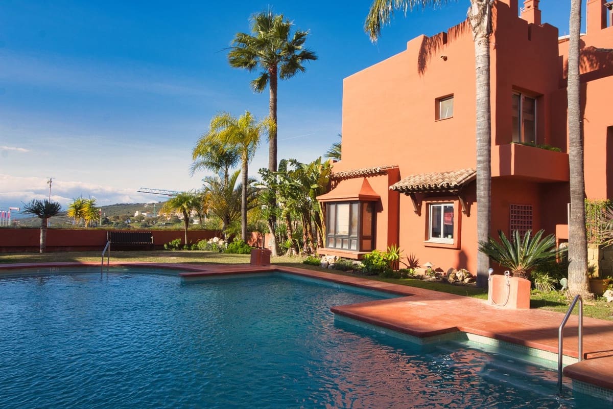 4 quarto Casa em Banda para venda em Manilva com piscina - 539 000 € (Ref: 9974190)