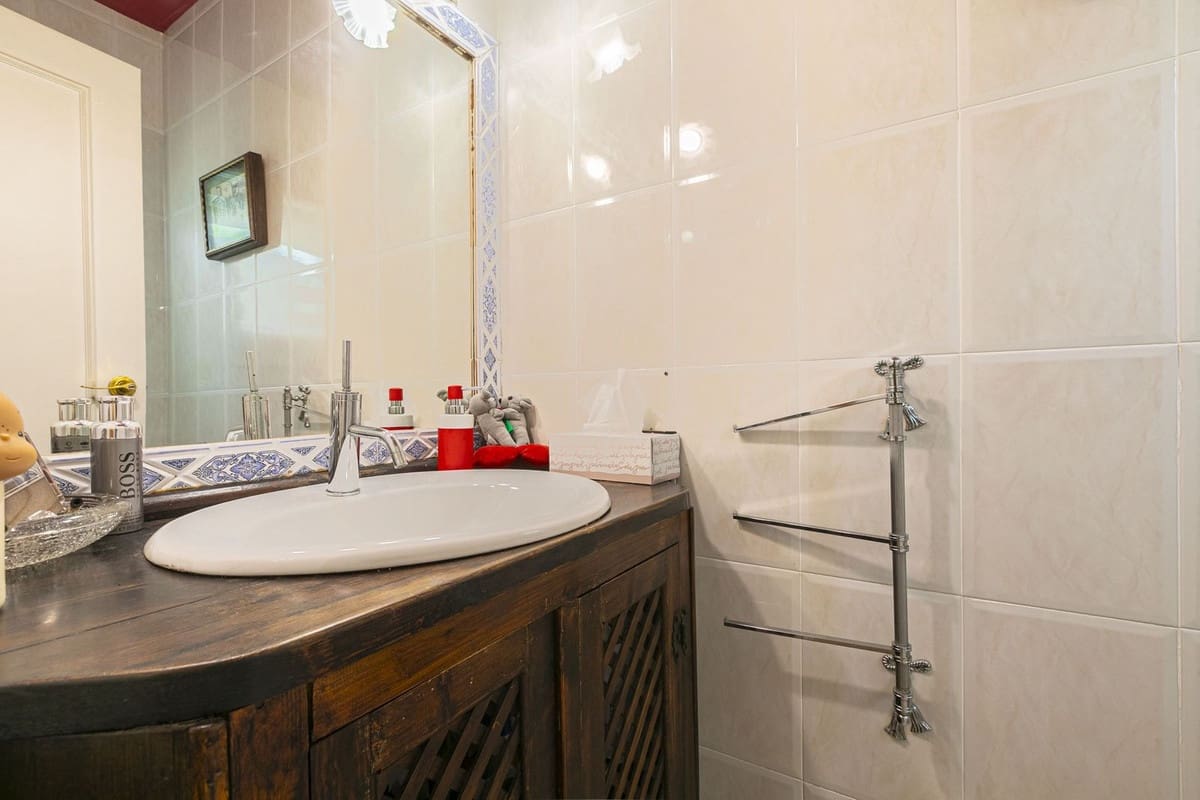 4 bedroom Townhouse for sale in Marbella with pool - € 550,000 (Ref: 9974202)