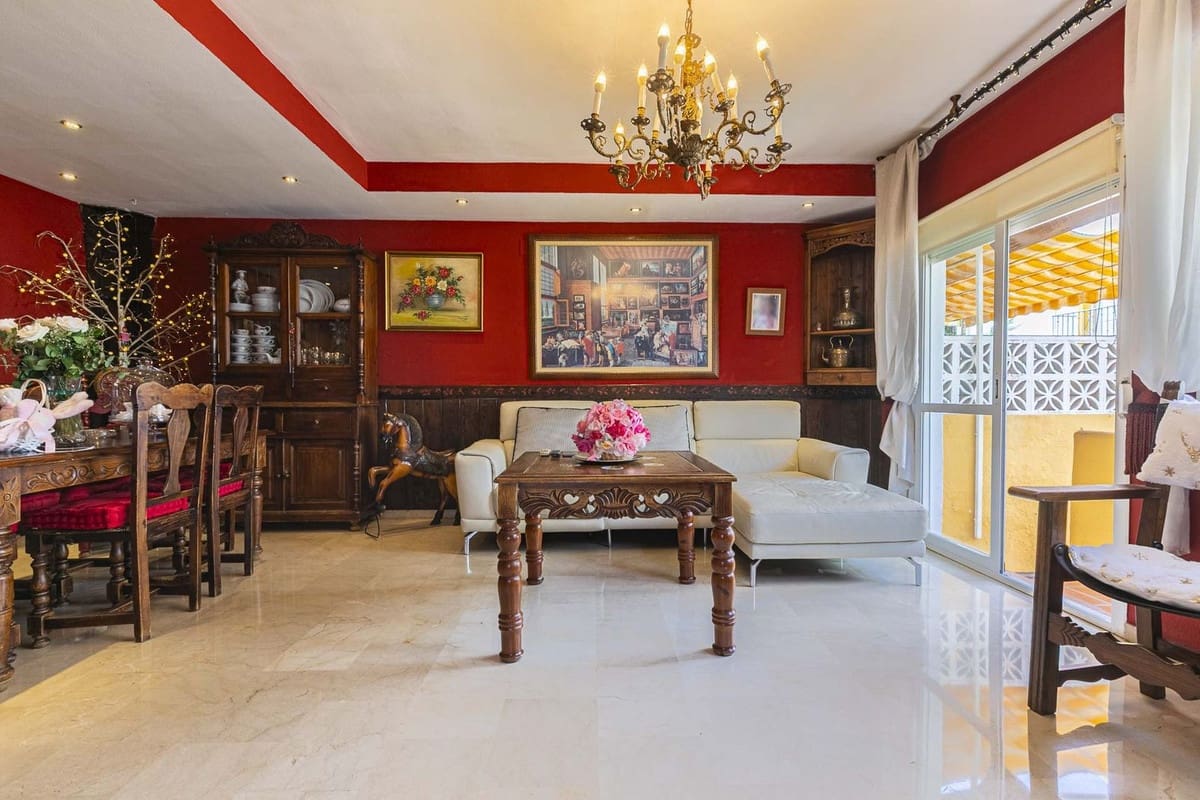 4 bedroom Townhouse for sale in Marbella with pool - € 550,000 (Ref: 9974202)