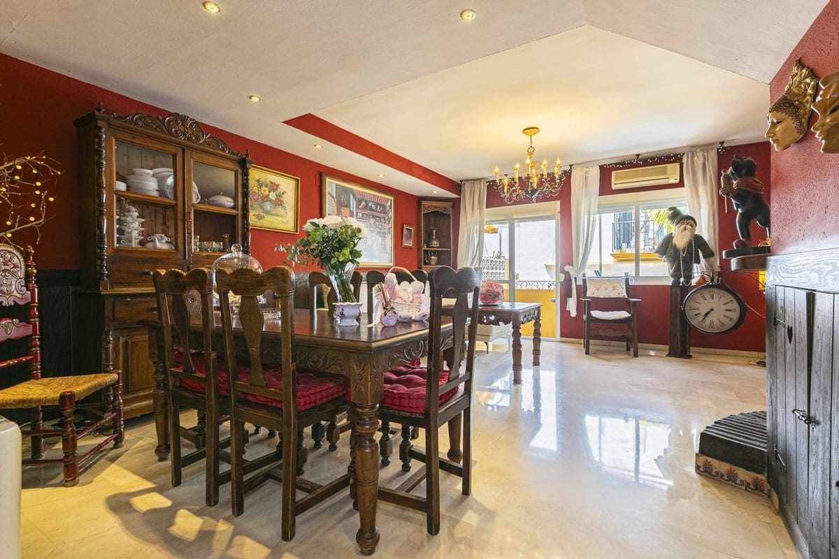 4 bedroom Townhouse for sale in Marbella with pool - € 550,000 (Ref: 9974202)