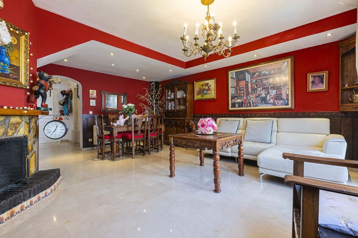 4 bedroom Townhouse for sale in Marbella with pool - € 550,000 (Ref: 9974202)
