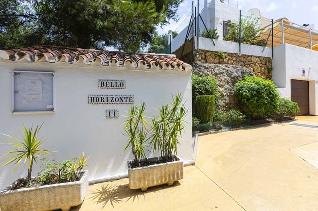 4 bedroom Townhouse for sale in Marbella with pool - € 550,000 (Ref: 9974202)