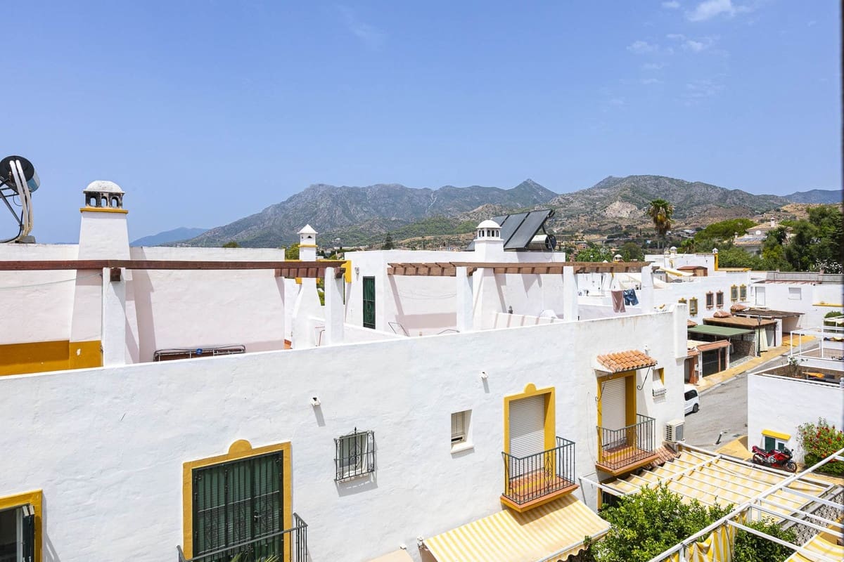 4 bedroom Townhouse for sale in Marbella with pool - € 550,000 (Ref: 9974202)