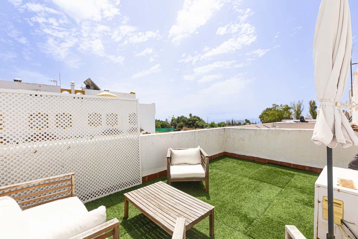 4 bedroom Townhouse for sale in Marbella with pool - € 550,000 (Ref: 9974202)