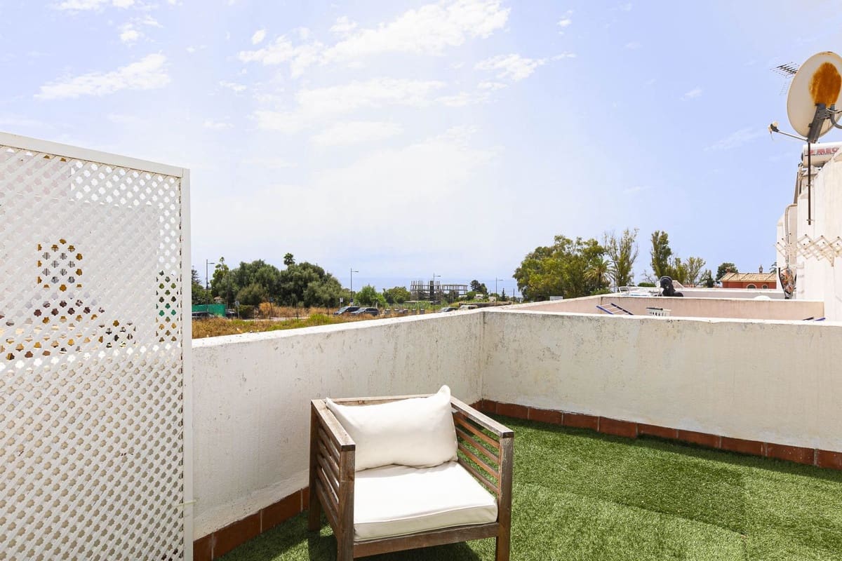 4 bedroom Townhouse for sale in Marbella with pool - € 550,000 (Ref: 9974202)