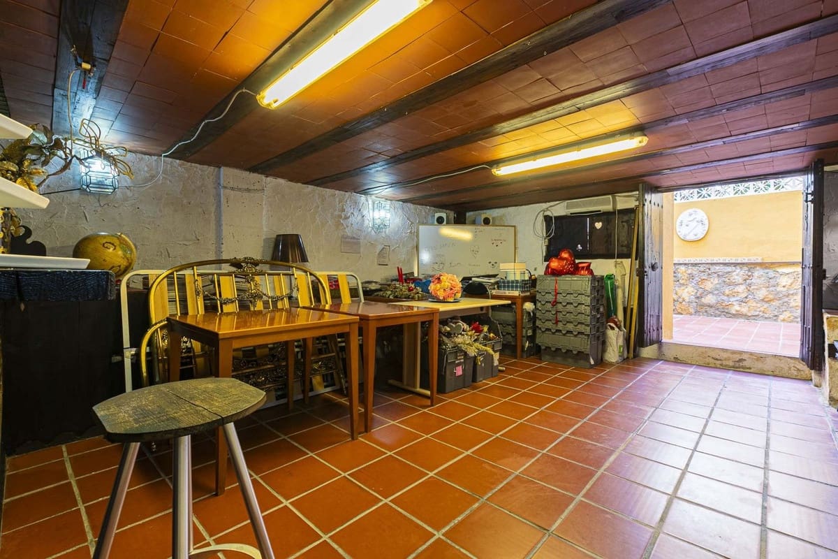 4 bedroom Townhouse for sale in Marbella with pool - € 550,000 (Ref: 9974202)