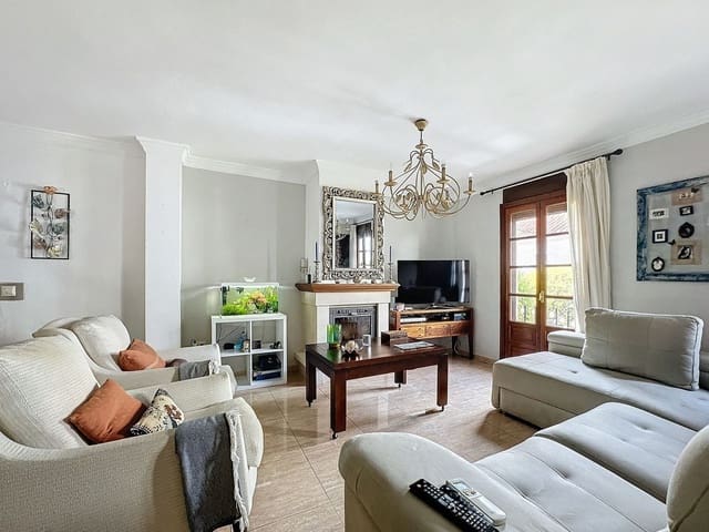 5 soverom Kjedet enebolig til salgs i Estepona - € 565 000 (Ref: 9974203)