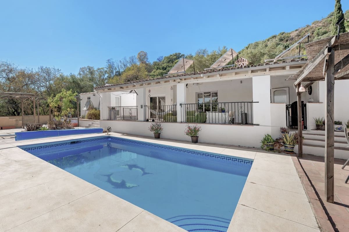 3 soverom Finca/Herregård til salgs i Estepona med svømmebasseng - € 550 000 (Ref: 9974204)