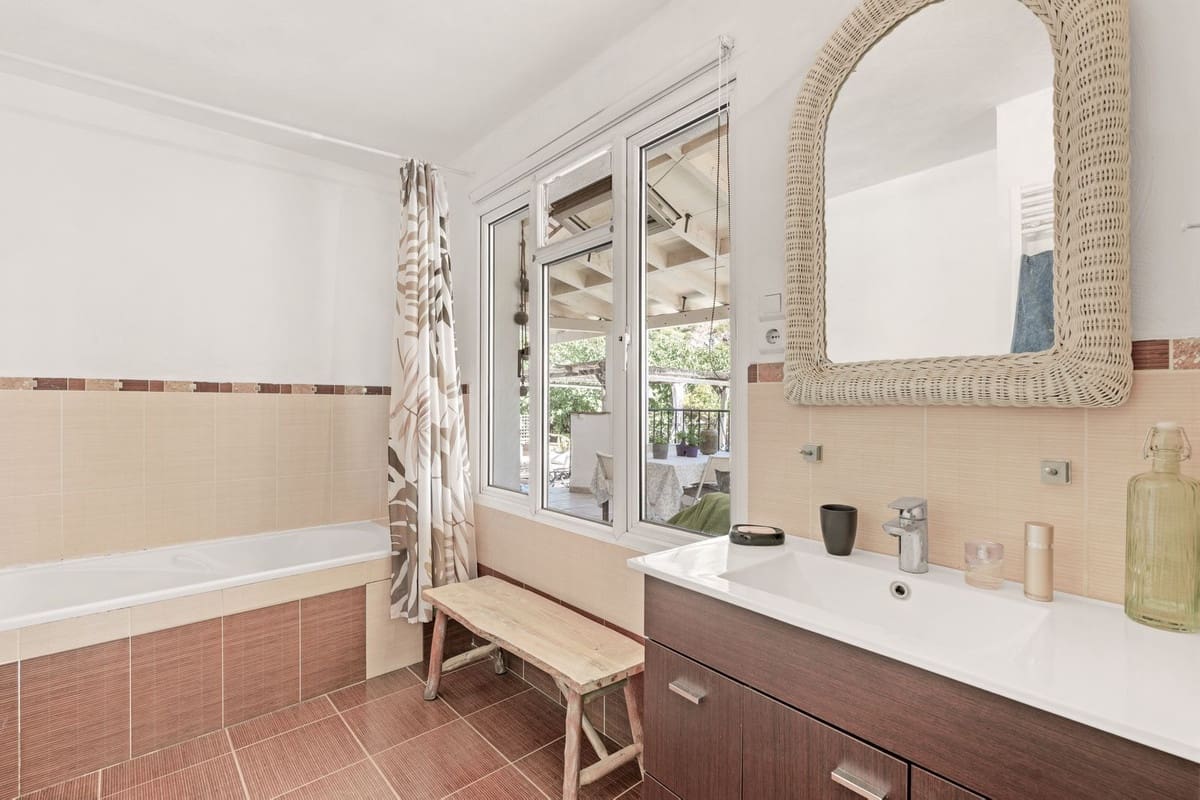 3 soverom Finca/Herregård til salgs i Estepona med svømmebasseng - € 550 000 (Ref: 9974204)