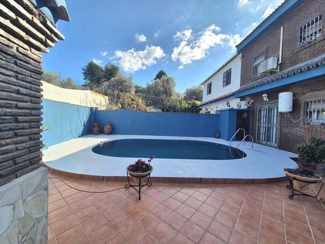 Pareado de 4 habitaciones en Alhaurín el Grande en venta con piscina garaje - 499.000 € (Ref: 9974205)