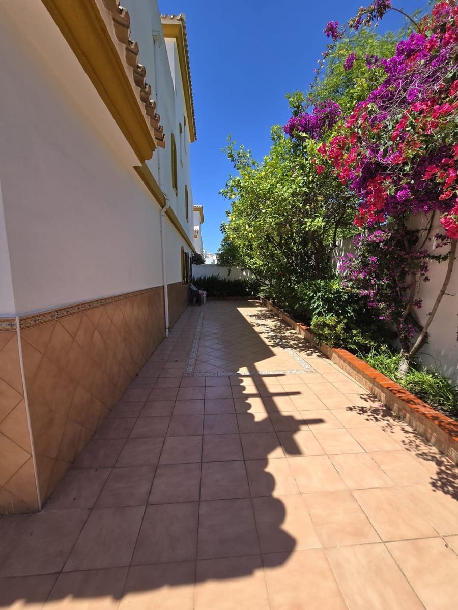 Apartamento de 2 habitaciones en Marbella en venta con piscina - 560.000 € (Ref: 9974206)