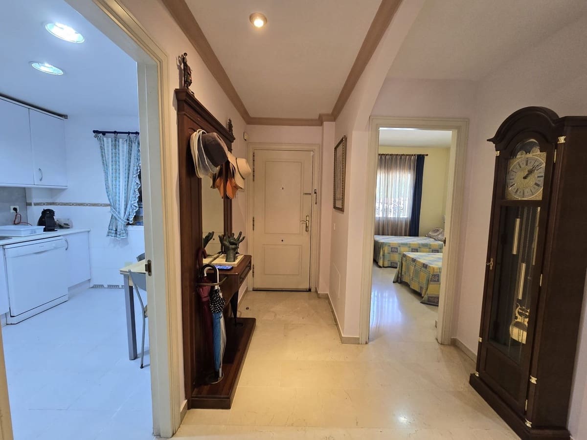 Apartamento de 2 habitaciones en Marbella en venta con piscina - 560.000 € (Ref: 9974206)