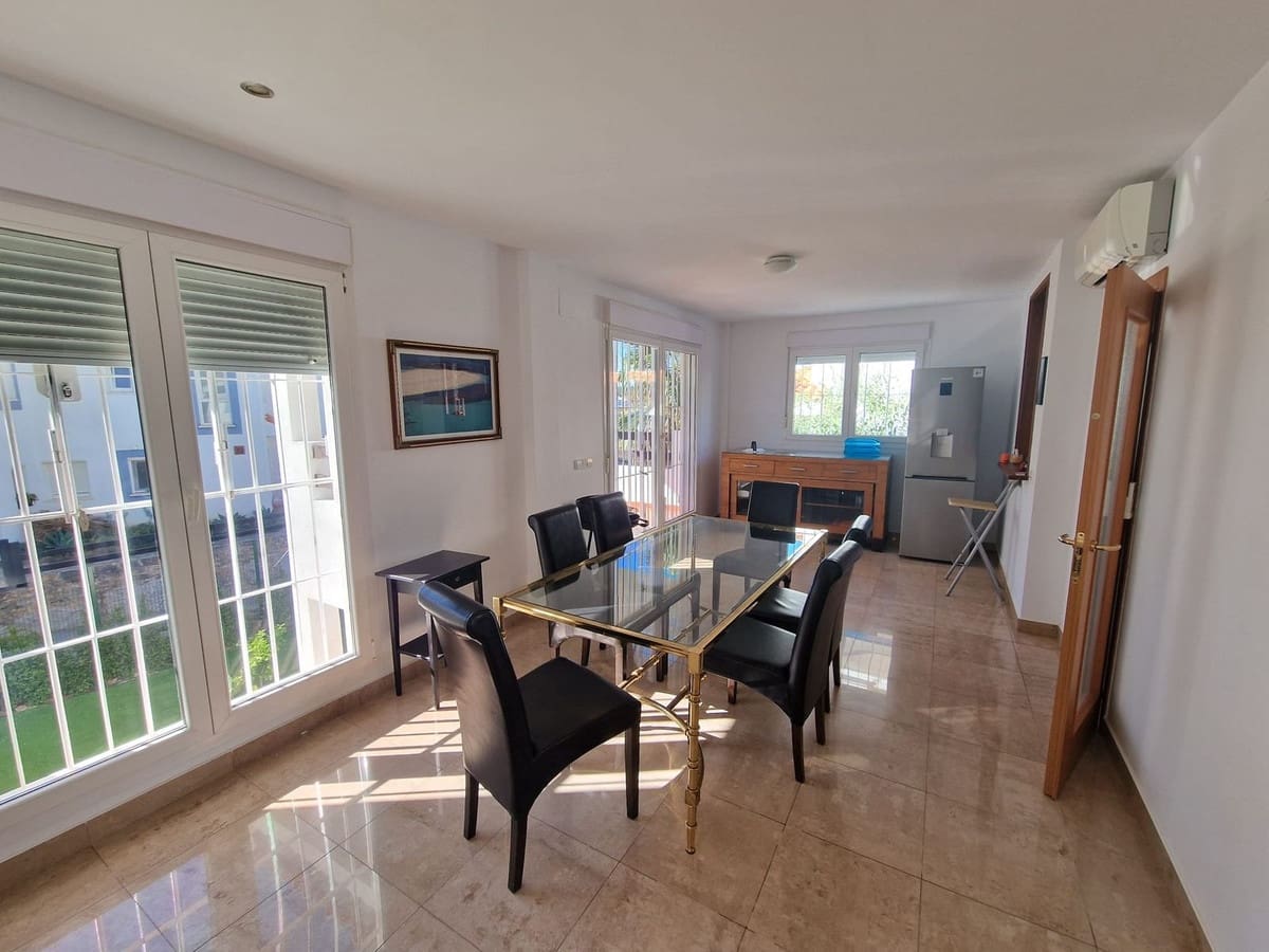 Chalet de 5 habitaciones en Manilva en venta con piscina garaje - 550.000 € (Ref: 9974208)