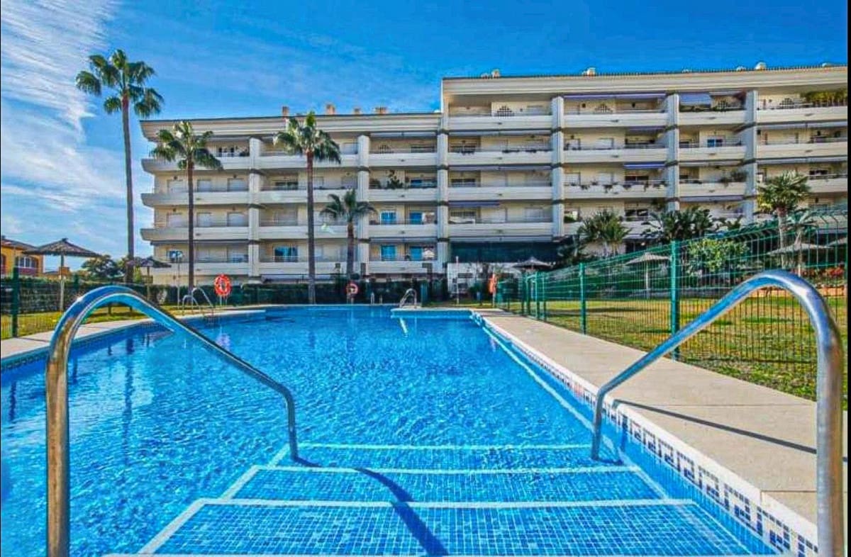 1 chambre Appartement à vendre à Marbella avec piscine - 420 000 € (Ref: 9974210)