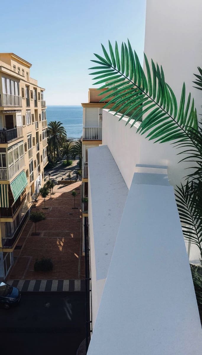 2 soverom Leilighet til salgs i Estepona med svømmebasseng - € 575 000 (Ref: 9974211)