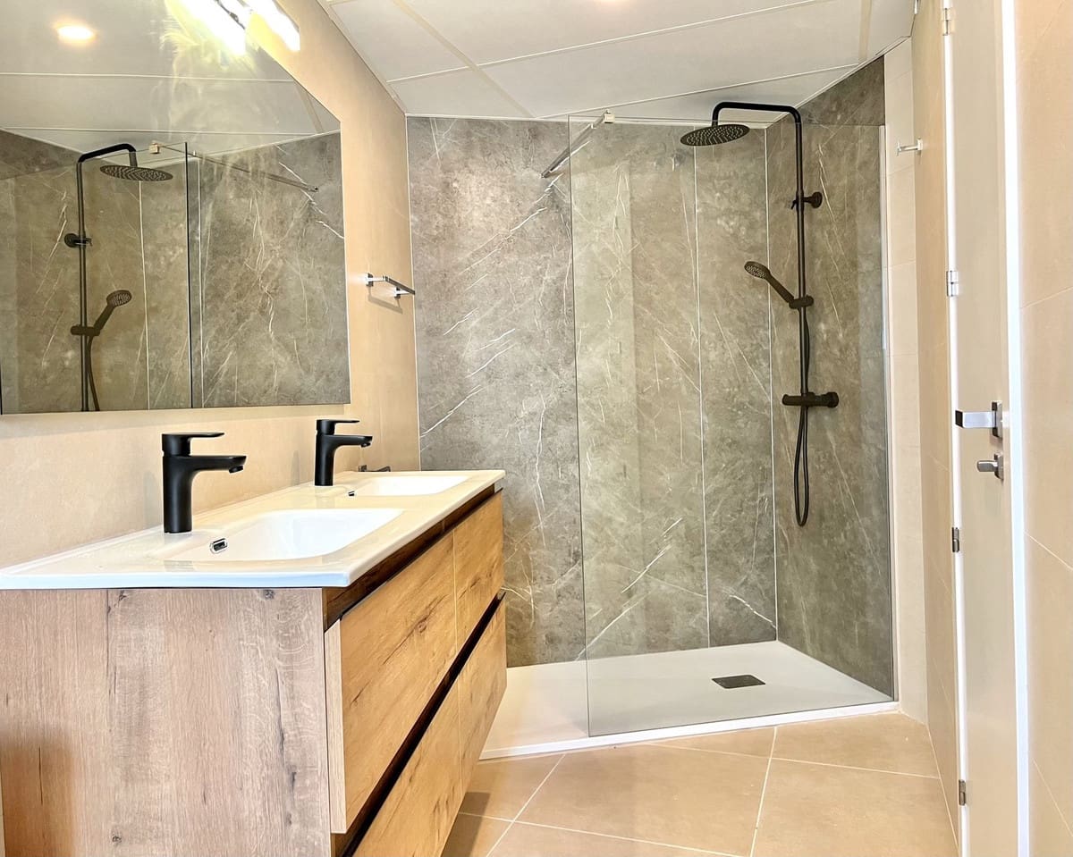 Casa de 3 habitaciones en El Paraiso en venta con piscina - 495.000 € (Ref: 9974214)