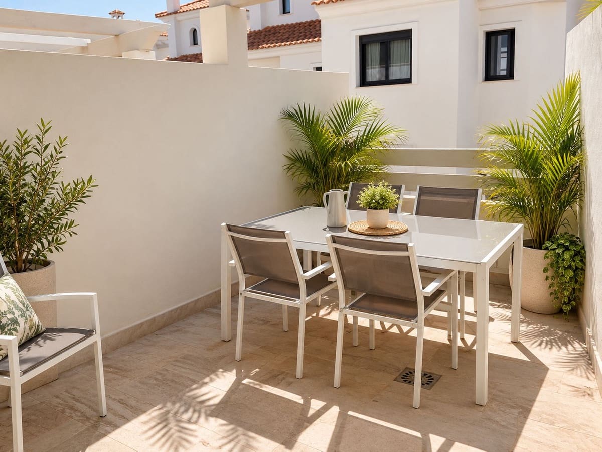 3 bedroom Townhouse for sale in El Paraiso with pool - € 495,000 (Ref: 9974214)