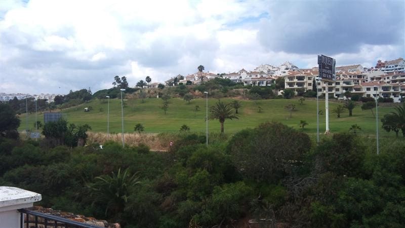 5 soveværelse Lejlighed til salg i La Duquesa / Puerto de la Duquesa - € 575.000 (Ref: 9974217)