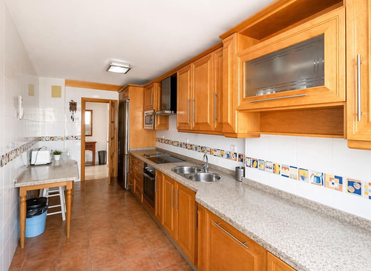 4 soveværelse Lejlighed til salg i Torremolinos med swimmingpool garage - € 560.000 (Ref: 9974218)