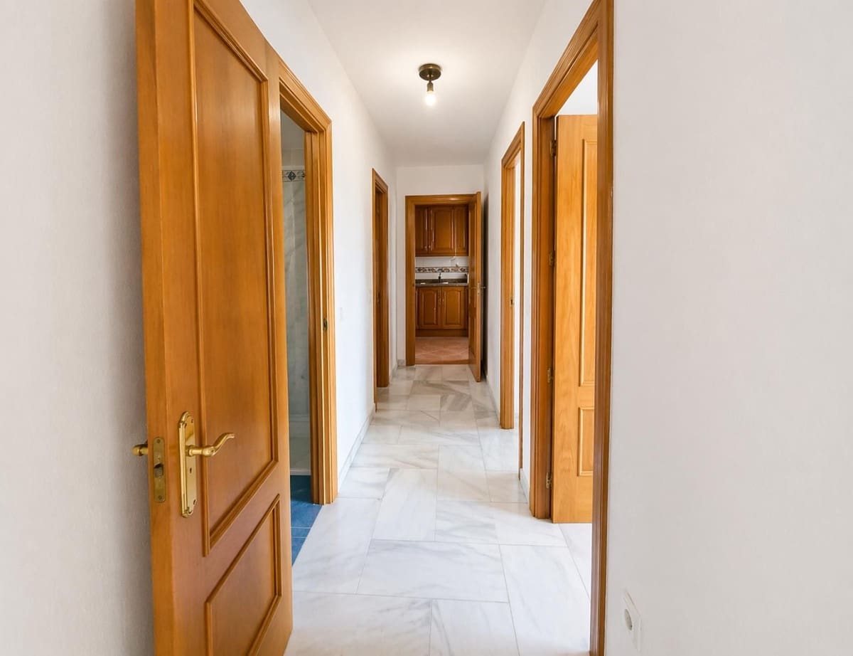 4 soveværelse Lejlighed til salg i Torremolinos med swimmingpool garage - € 560.000 (Ref: 9974218)