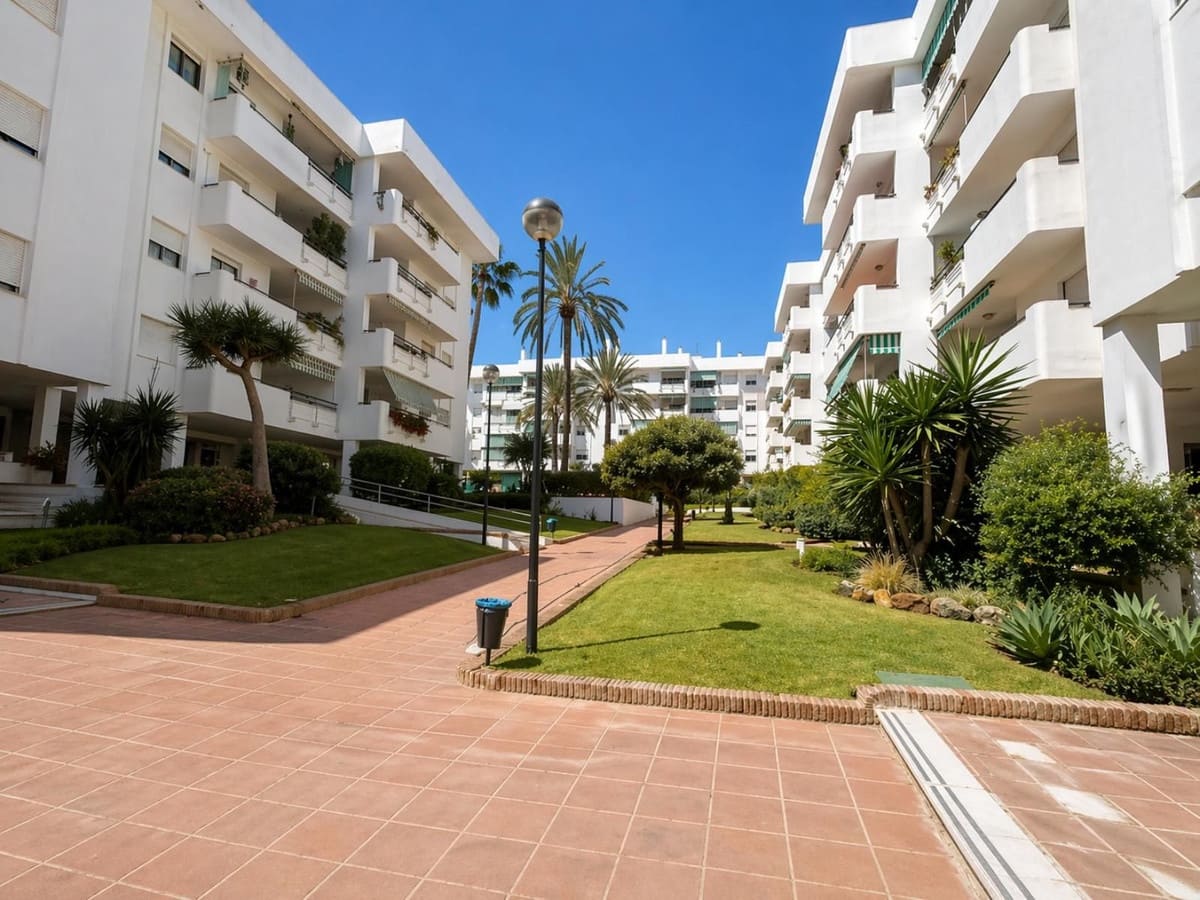 4 soveværelse Lejlighed til salg i Torremolinos med swimmingpool garage - € 560.000 (Ref: 9974218)