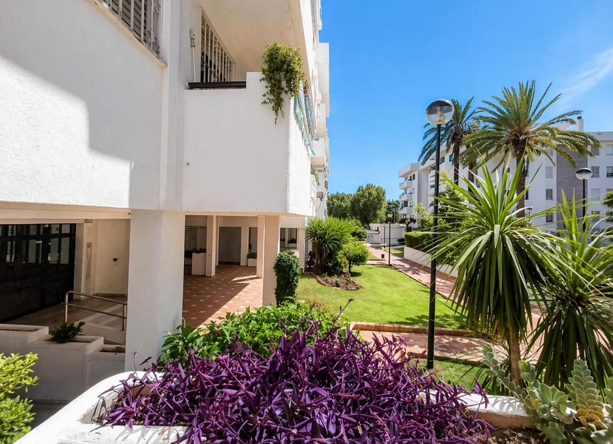 4 soveværelse Lejlighed til salg i Torremolinos med swimmingpool garage - € 560.000 (Ref: 9974218)