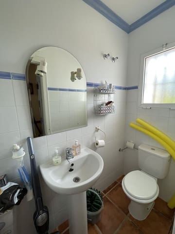 4 slaapkamer Huis te koop in Los Monteros, Marbella met zwembad - € 550.000 (Ref: 9974221)