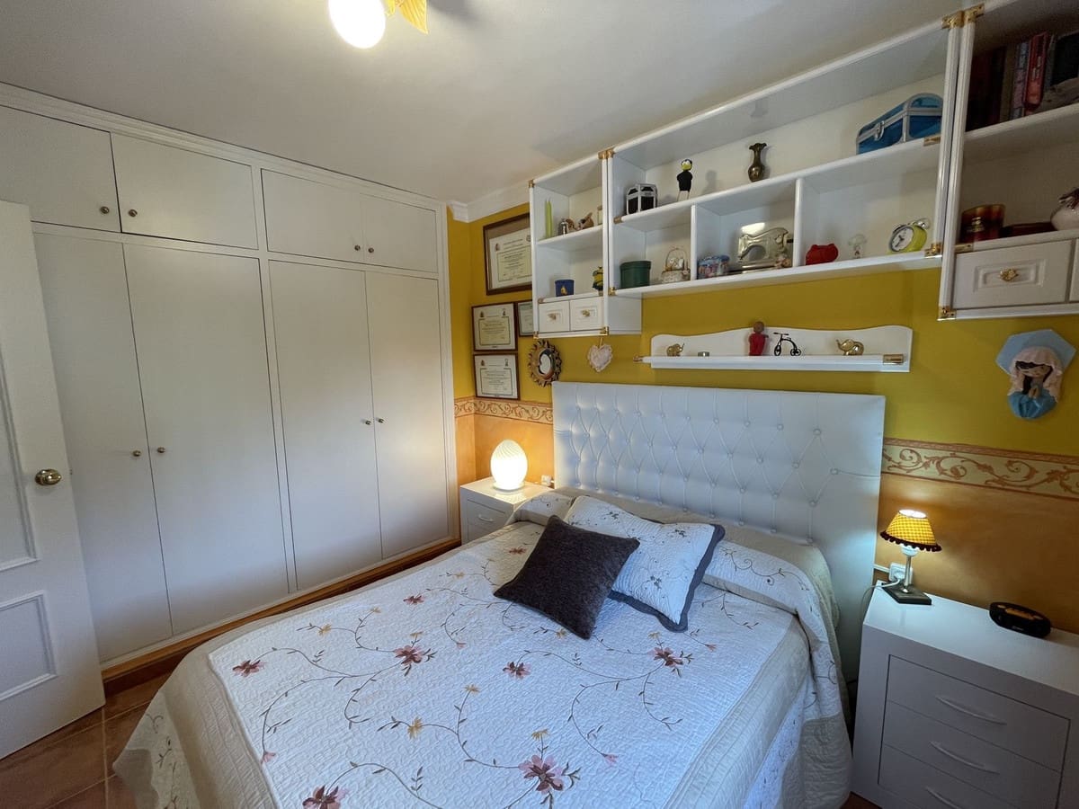 4 soverom Hus til salgs i Los Monteros med svømmebasseng - € 550 000 (Ref: 9974221)