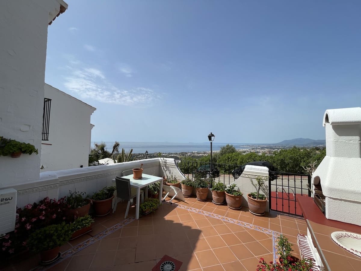 4 soverom Hus til salgs i Los Monteros med svømmebasseng - € 550 000 (Ref: 9974221)