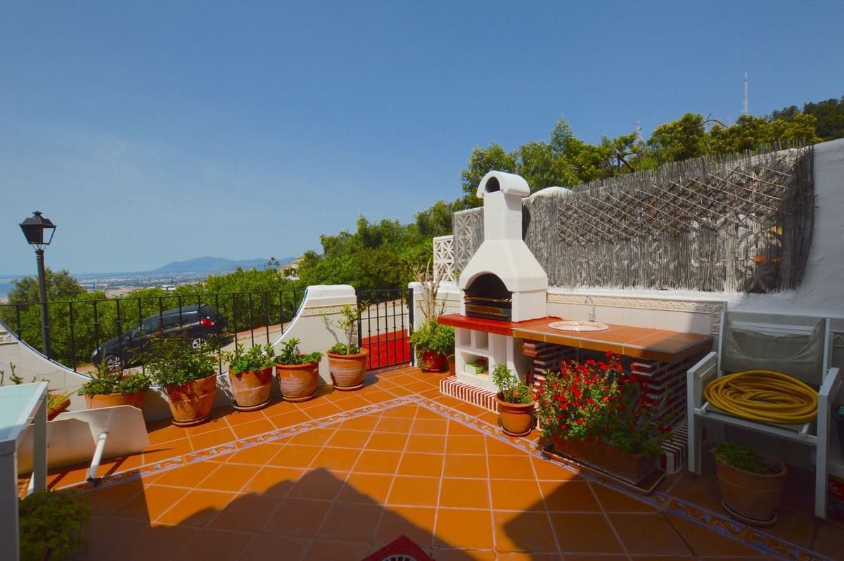 4 soverom Hus til salgs i Los Monteros med svømmebasseng - € 550 000 (Ref: 9974221)