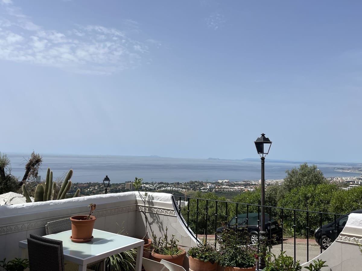 4 soverom Hus til salgs i Los Monteros med svømmebasseng - € 550 000 (Ref: 9974221)