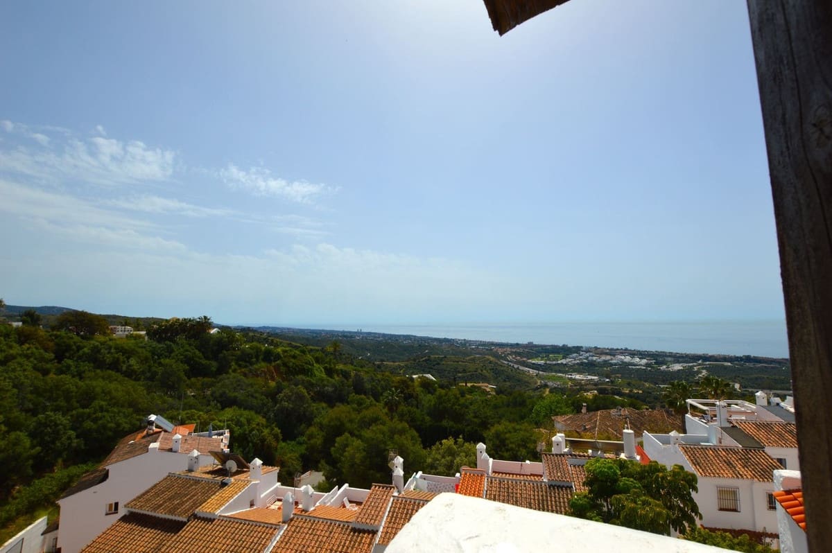 4 soverom Hus til salgs i Los Monteros med svømmebasseng - € 550 000 (Ref: 9974221)