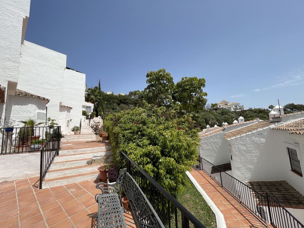 4 soverom Hus til salgs i Los Monteros med svømmebasseng - € 550 000 (Ref: 9974221)