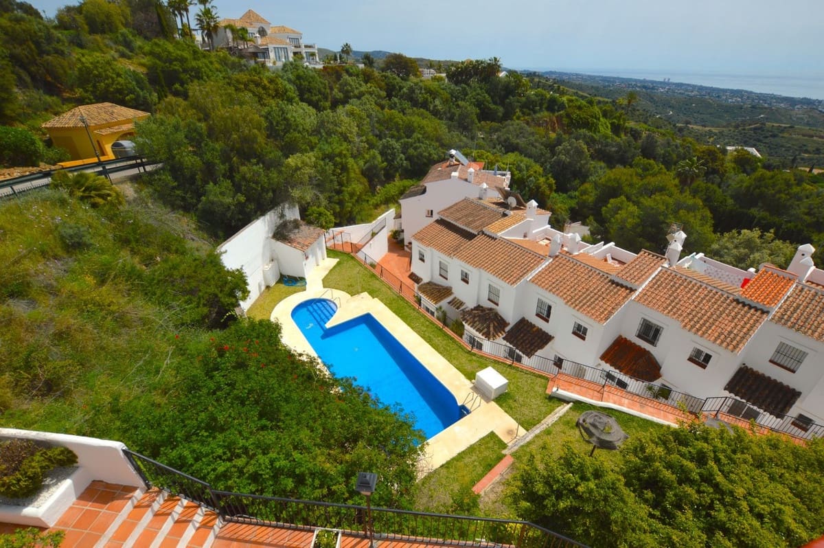 4 soverom Hus til salgs i Los Monteros med svømmebasseng - € 550 000 (Ref: 9974221)