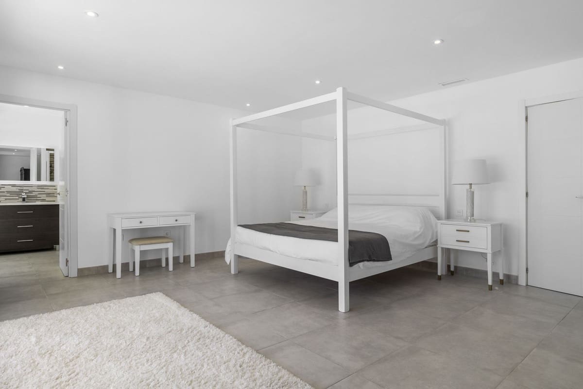 6 Zimmer Villa zu verkaufen in Torremuelle mit Pool - 1.900.000 € (Ref: 9974392)