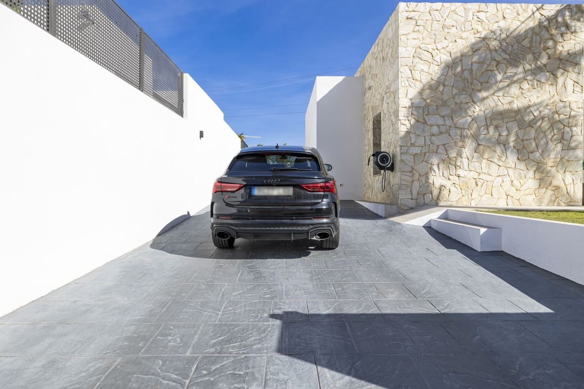 6 Zimmer Villa zu verkaufen in Torremuelle mit Pool - 1.900.000 € (Ref: 9974392)