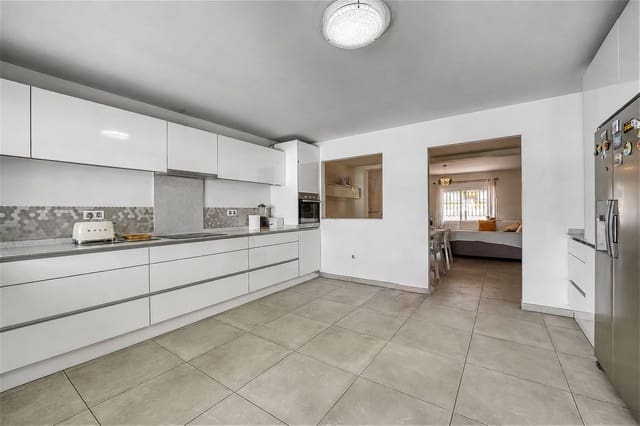 3 soveværelse Byhus til salg i Casares med swimmingpool - € 395.000 (Ref: 9974393)