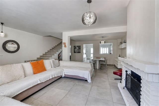 3 soveværelse Byhus til salg i Casares med swimmingpool - € 395.000 (Ref: 9974393)