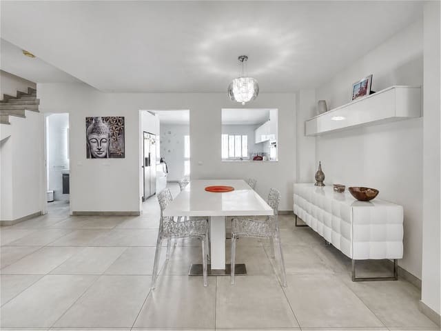 3 soveværelse Byhus til salg i Casares med swimmingpool - € 395.000 (Ref: 9974393)