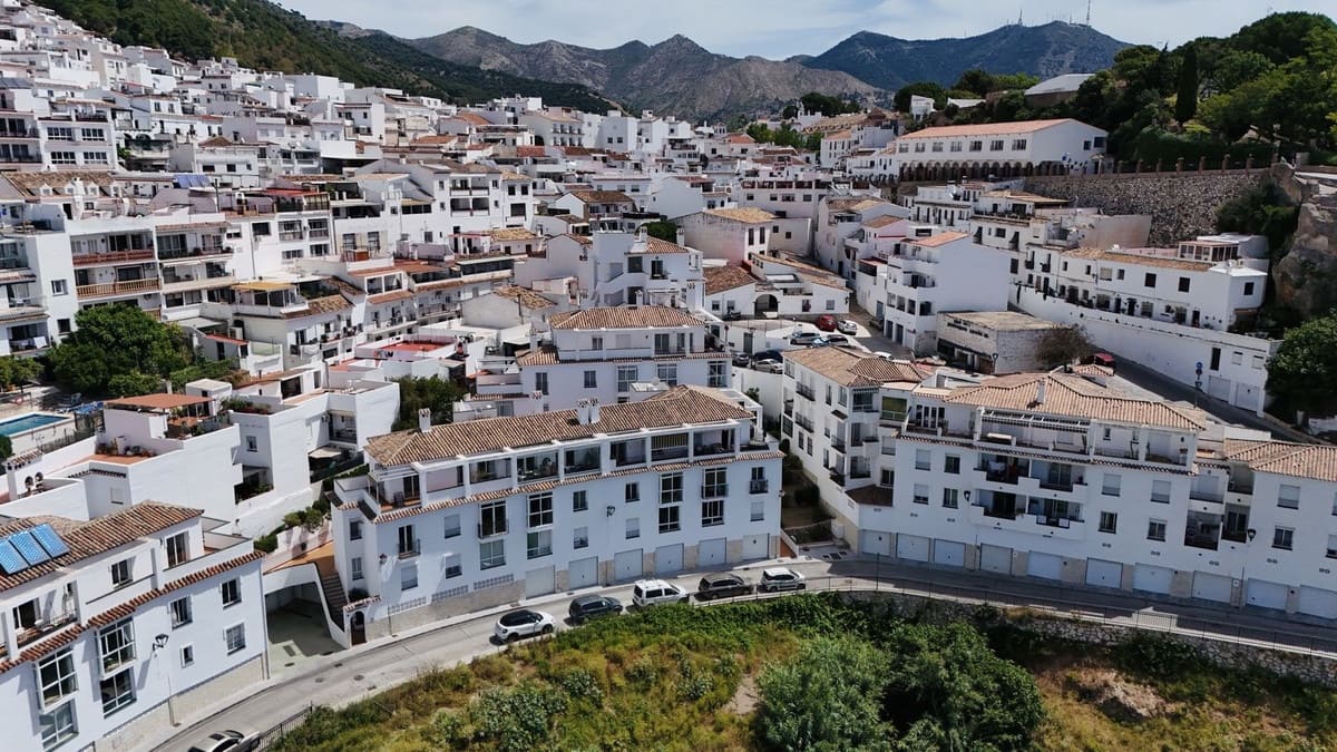 Apartamento de 2 habitaciones en Mijas en venta - 255.000 € (Ref: 9974394)