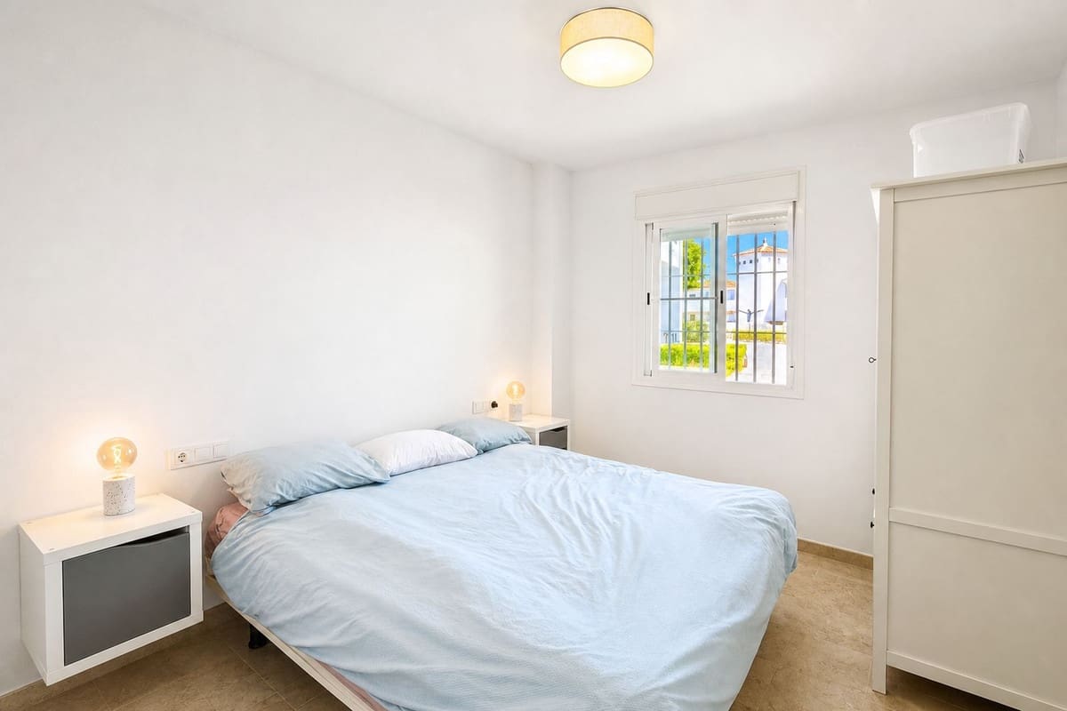 3 soverom Leilighet til salgs i La Duquesa / Puerto de la Duquesa med svømmebasseng - € 285 000 (Ref: 9974396)