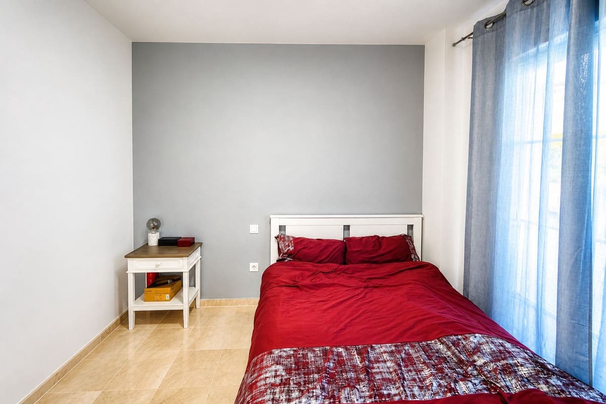 3 soverom Leilighet til salgs i La Duquesa / Puerto de la Duquesa med svømmebasseng - € 285 000 (Ref: 9974396)
