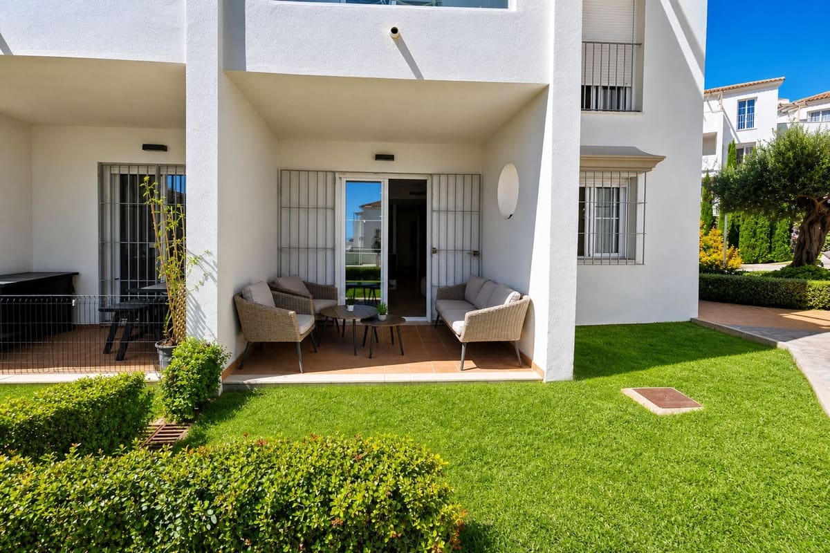 3 soverom Leilighet til salgs i La Duquesa / Puerto de la Duquesa med svømmebasseng - € 285 000 (Ref: 9974396)