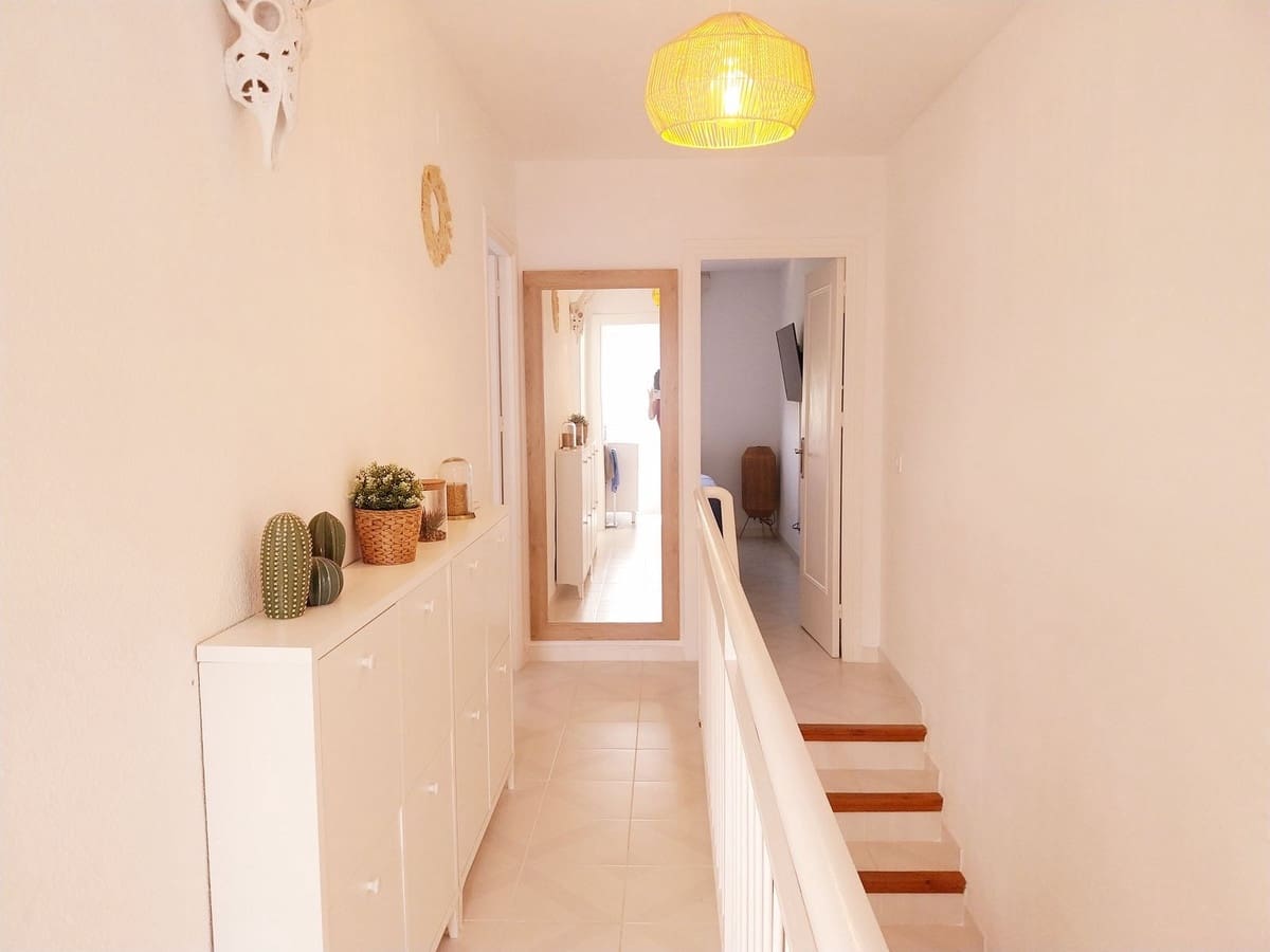 Apartamento de 3 habitaciones en Calahonda en venta con piscina garaje - 395.000 € (Ref: 9974397)