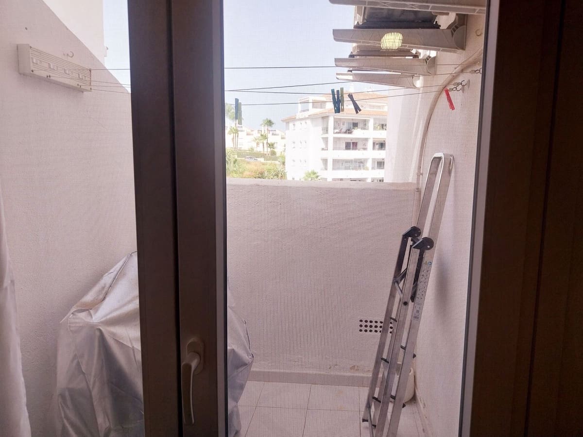 Apartamento de 3 habitaciones en Calahonda en venta con piscina garaje - 395.000 € (Ref: 9974397)