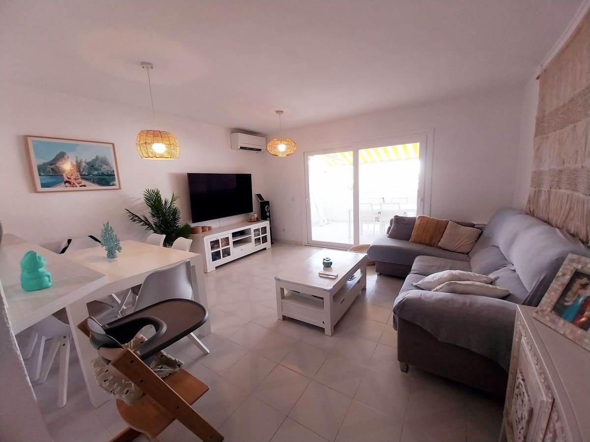Apartamento de 3 habitaciones en Calahonda en venta con piscina garaje - 395.000 € (Ref: 9974397)
